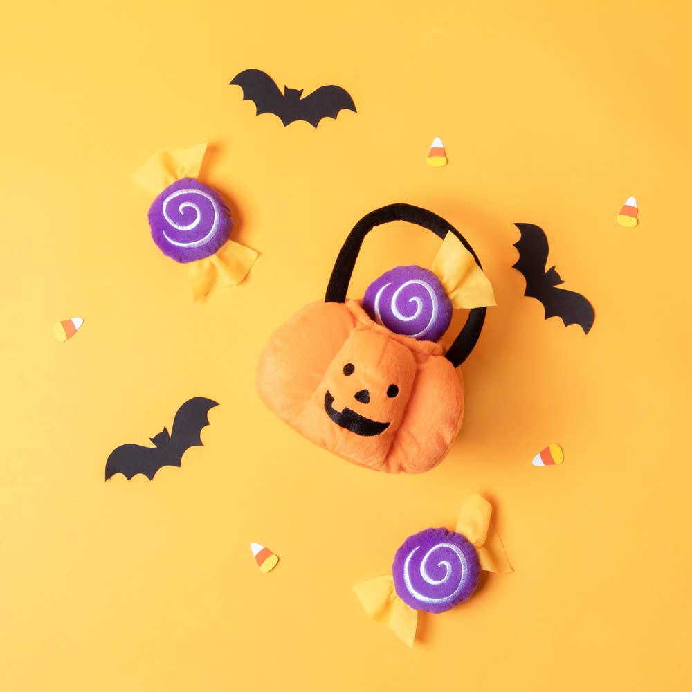ZippyPaws Halloween Burrow Trick or Treat Basket